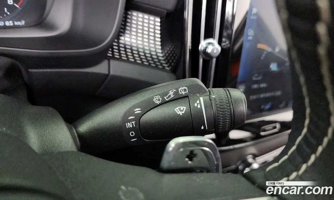 Volvo XC40 2019 2.0 автомат (гидро), фото 28