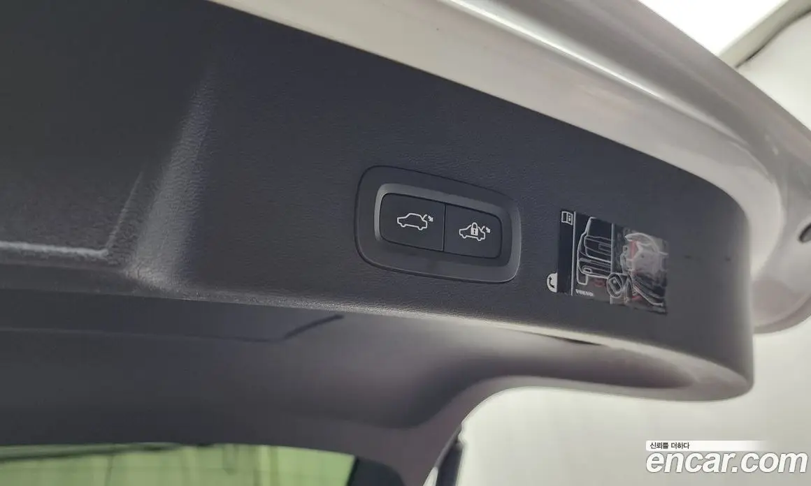 Volvo XC40 2019 2.0 автомат (гидро), фото 31