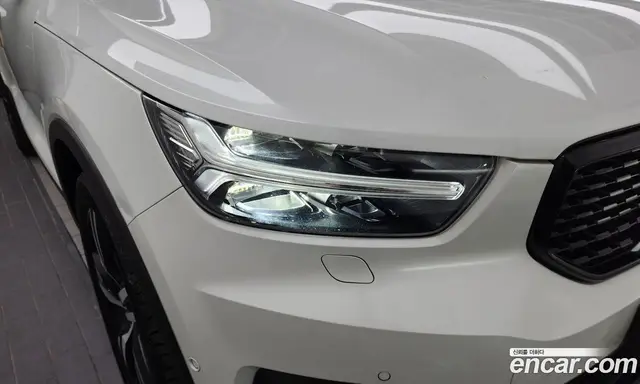Volvo XC40 2019 2.0 автомат (гидро), миниатюра 8