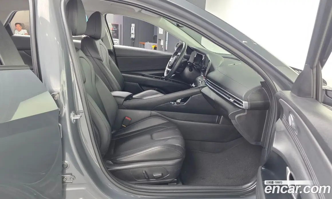 Hyundai Avante 2025 1.6 автомат (гидро), фото 11