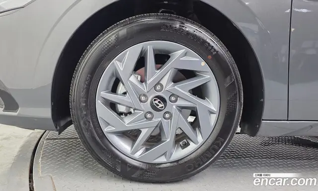 Hyundai Avante 2025 1.6 автомат (гидро), миниатюра 5