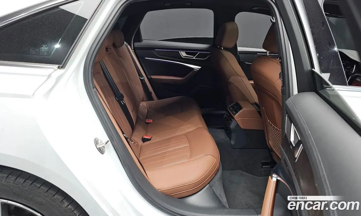 Audi A6 2023 2.0 автомат (гидро), фото 16