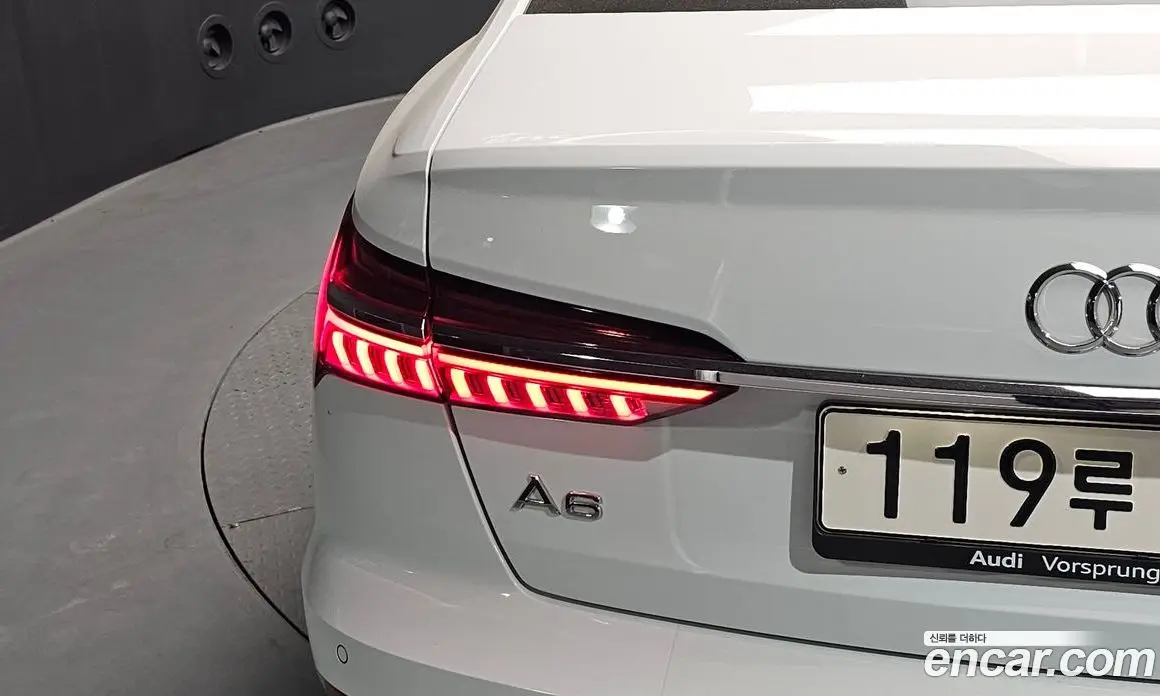 Audi A6 2023 2.0 автомат (гидро), фото 8