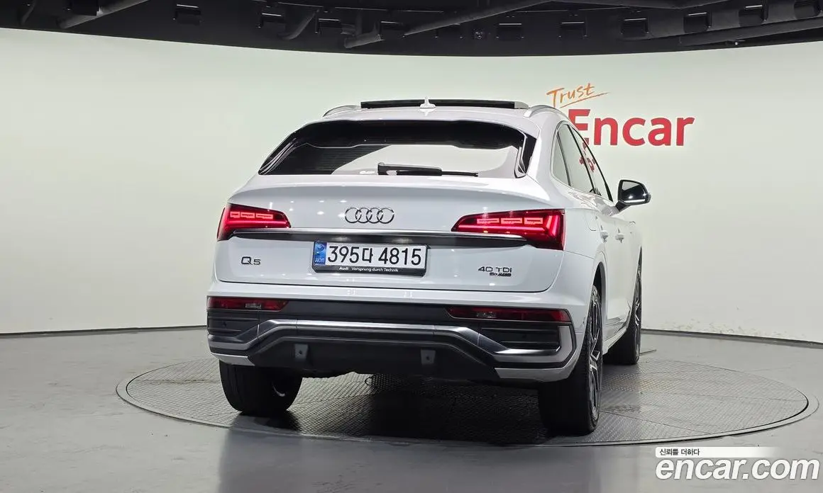 Audi Q5 2023 2.0 автомат (гидро), фото 4