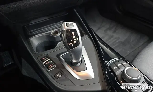 BMW 1 серия 2017 2.0 автомат (гидро), миниатюра 11