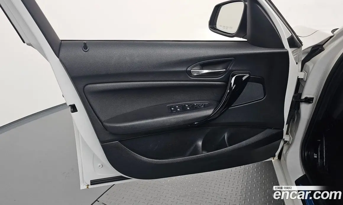 BMW 1 серия 2017 2.0 автомат (гидро), фото 13