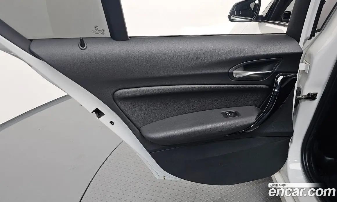 BMW 1 серия 2017 2.0 автомат (гидро), фото 14
