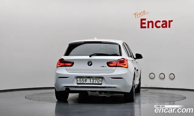 BMW 1 серия 2017 2.0 автомат (гидро), миниатюра 3