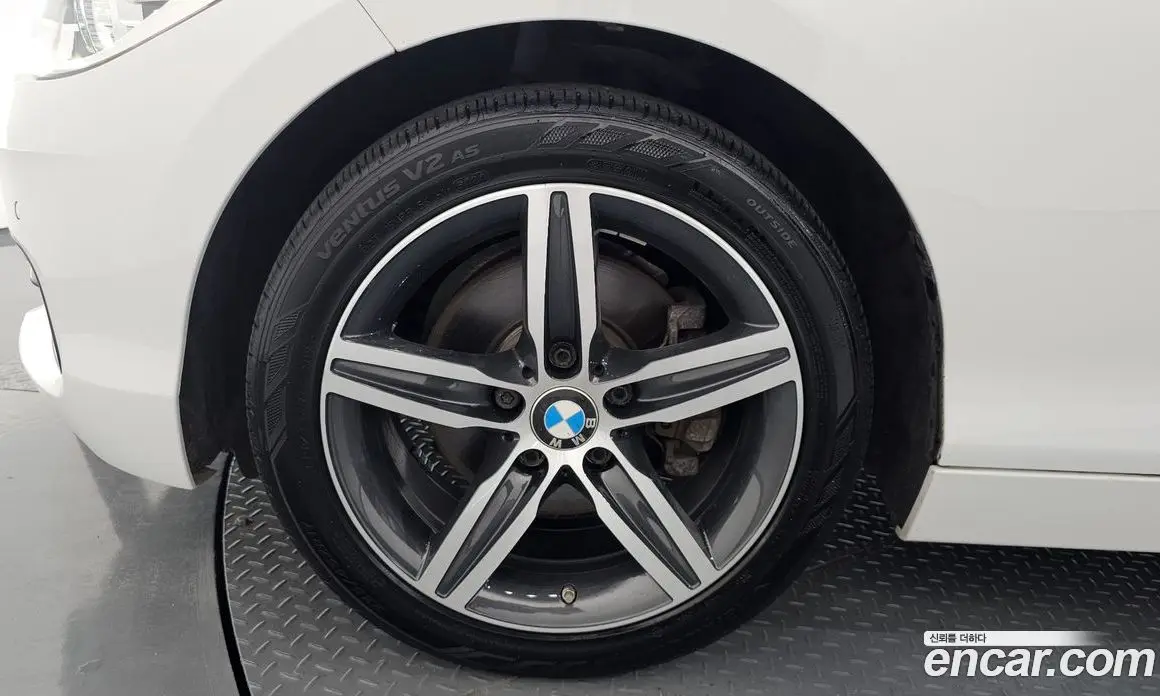 BMW 1 серия 2017 2.0 автомат (гидро), фото 4