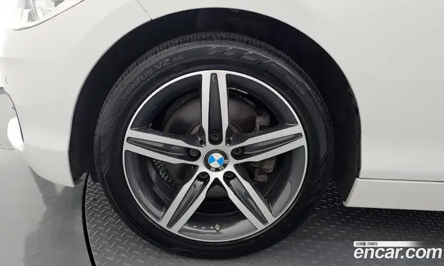 BMW 1 серия 2017 2.0 автомат (гидро), миниатюра 4