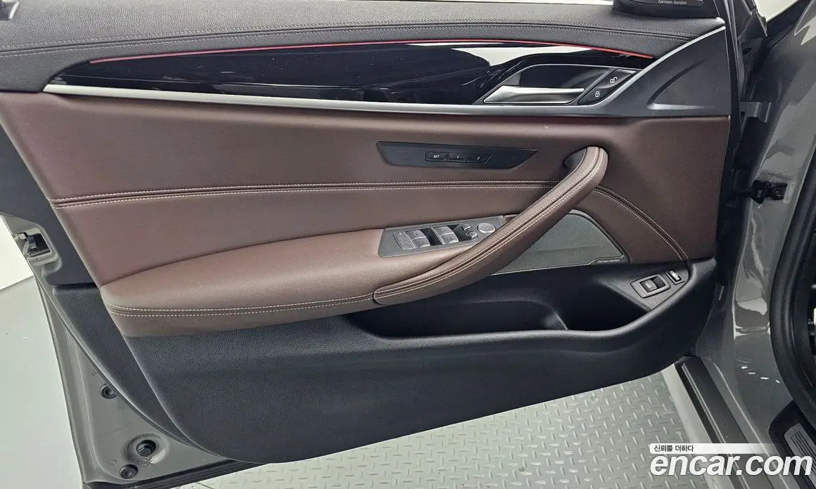BMW 5 серия 2021 2.0 автомат (гидро), фото 14