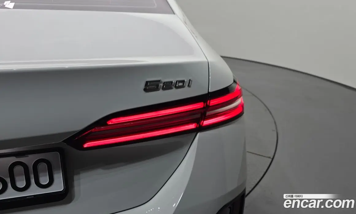 BMW 5 серия 2025 2.0 автомат (гидро), фото 9