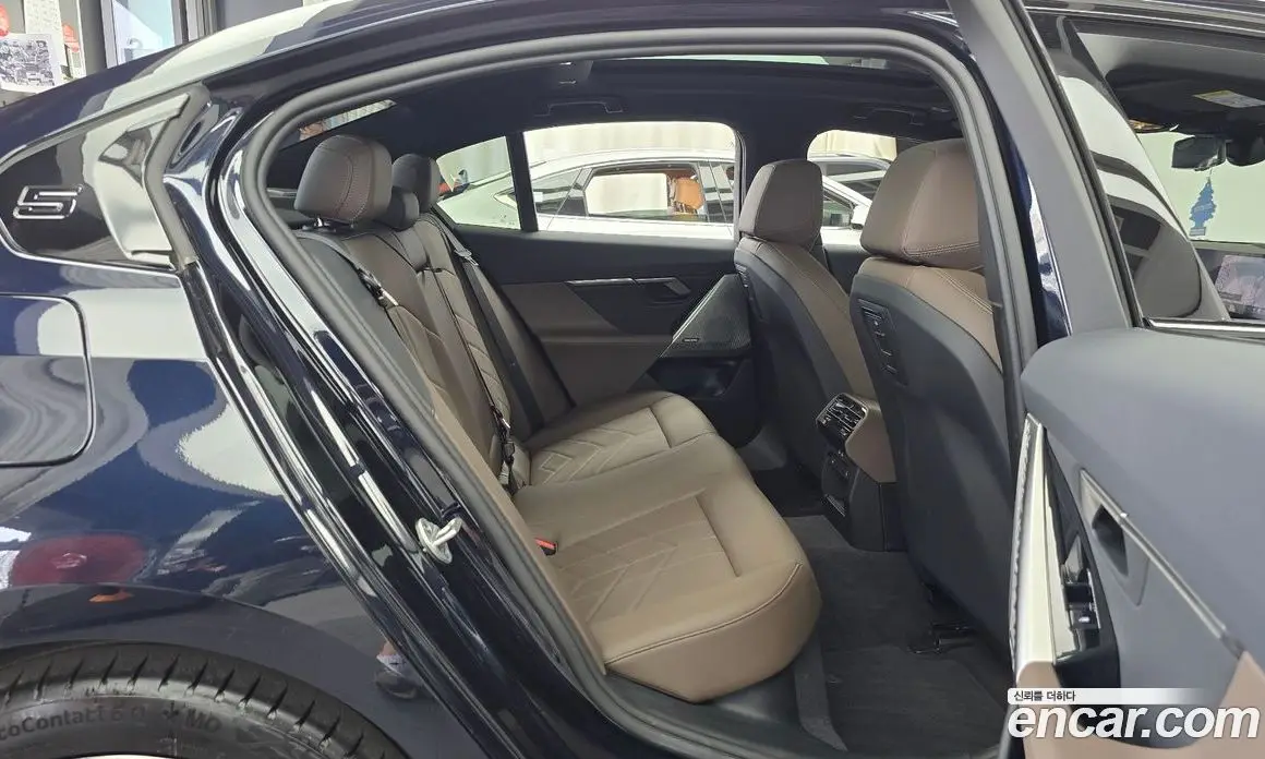 BMW 5 серия 2025 2.0 автомат (гидро), фото 17