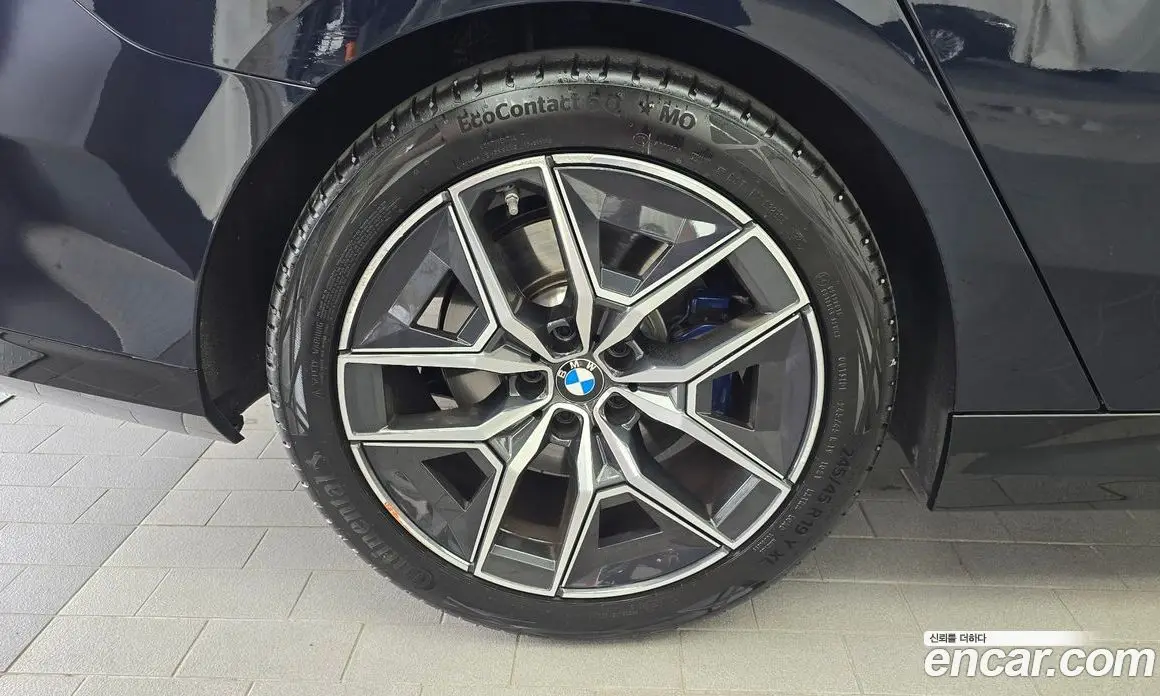 BMW 5 серия 2025 2.0 автомат (гидро), фото 5