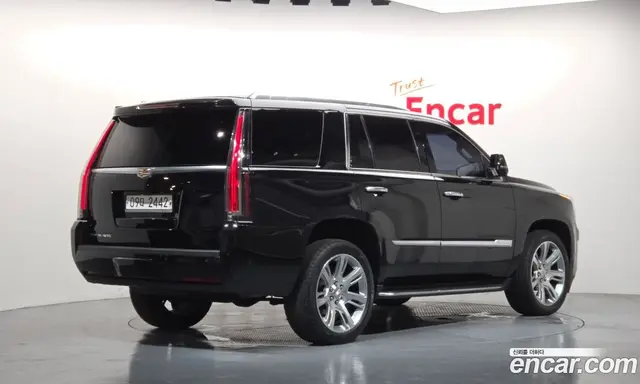 Cadillac Escalade 2018 6.2 автомат (гидро), миниатюра 2 Cadillac Escalade 2018 6.2 автомат (гидро), миниатюра 2