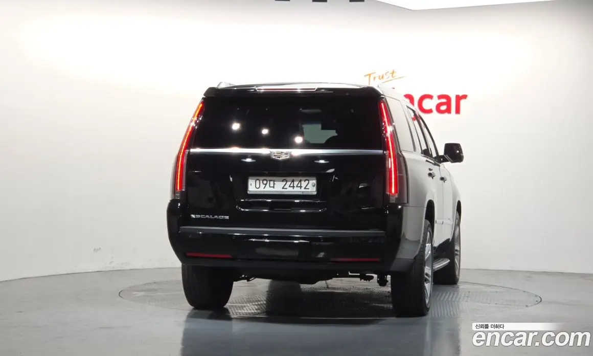 Cadillac Escalade 2018 6.2 автомат (гидро), фото 4 Cadillac Escalade 2018 6.2 автомат (гидро), фото 4