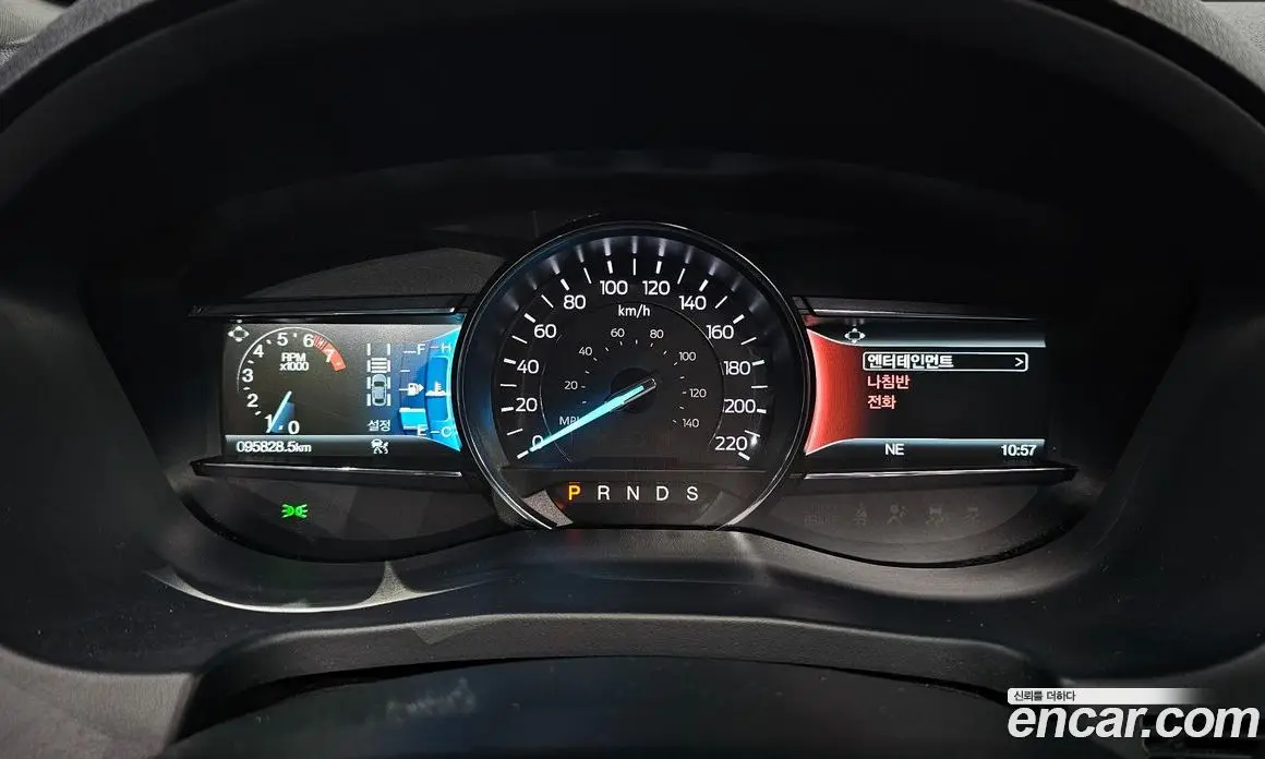 Ford Explorer 2018 2.3 автомат (гидро), фото 8