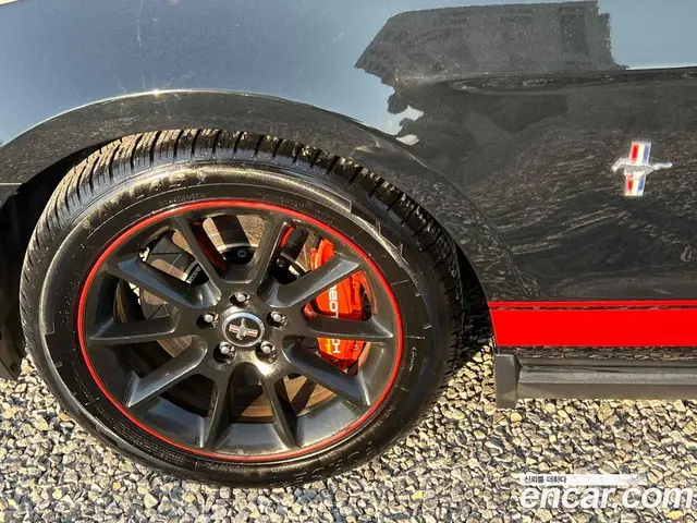 Ford Mustang 2009 4.0 автомат (гидро), миниатюра 3