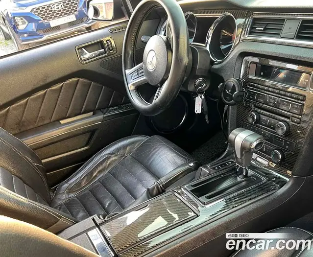 Ford Mustang 2009 4.0 автомат (гидро), миниатюра 4