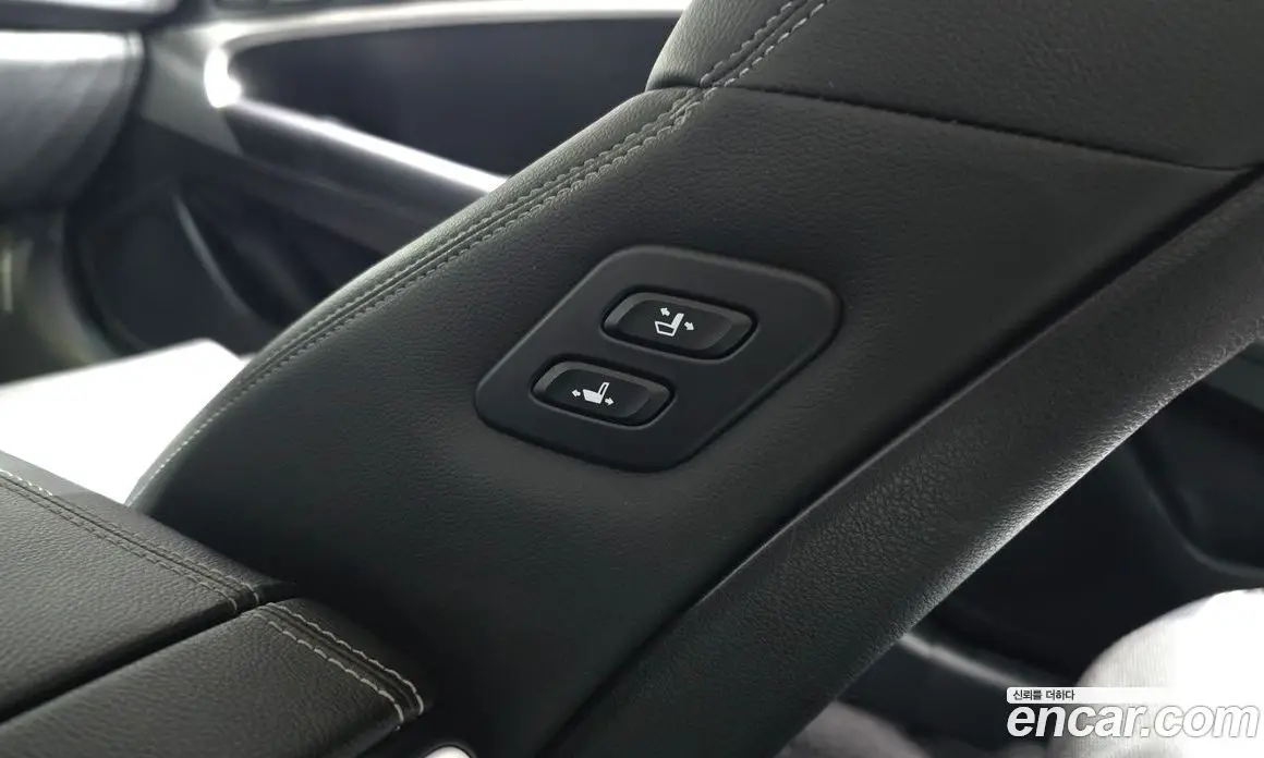 Genesis G70 2022 2.0 автомат (гидро), фото 19