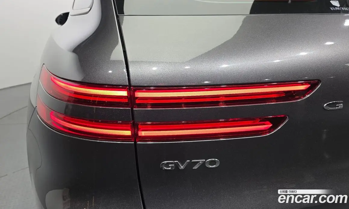 Genesis GV70 2024 3.5 автомат (гидро), фото 9