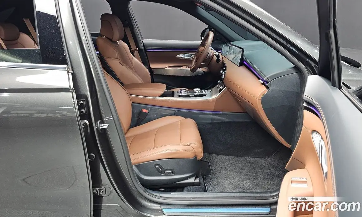Genesis GV70 2025 2.5 автомат (гидро), фото 15