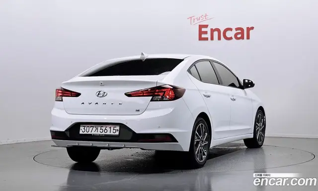 Hyundai Avante 2019 1.6 автомат (гидро), миниатюра 2