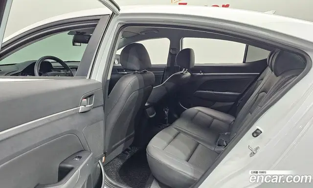 Hyundai Avante 2019 1.6 автомат (гидро), миниатюра 11