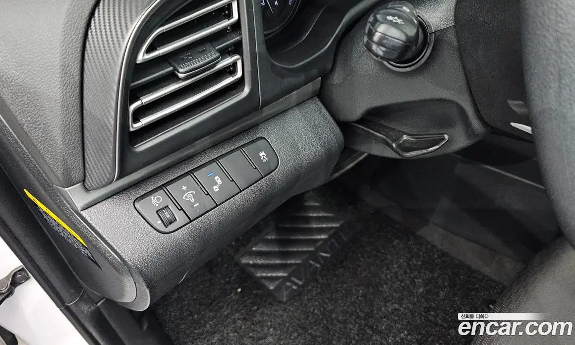 Hyundai Avante 2019 1.6 автомат (гидро), фото 18