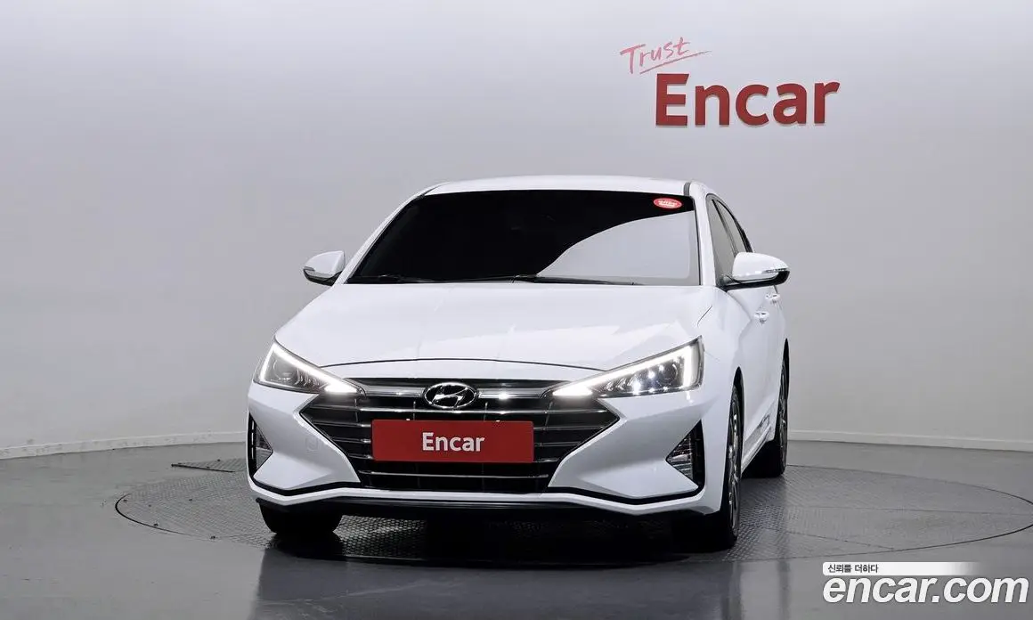 Hyundai Avante 2019 1.6 автомат (гидро), фото 3