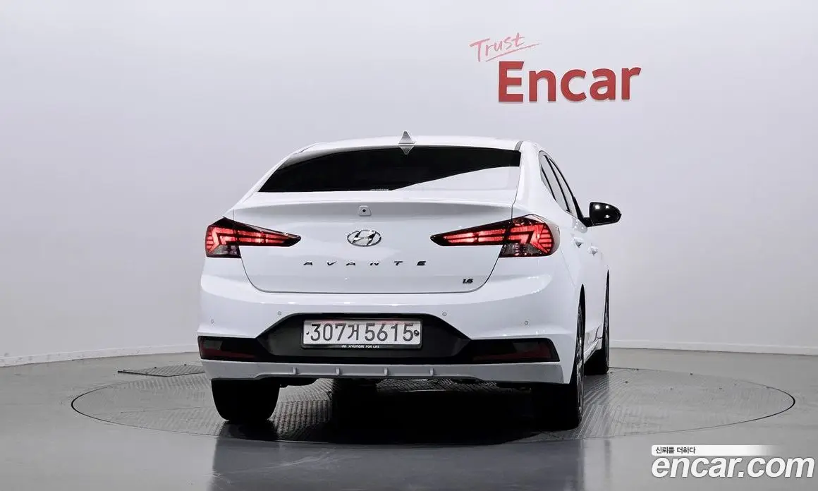 Hyundai Avante 2019 1.6 автомат (гидро), фото 4