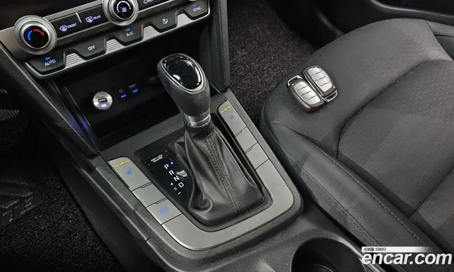 Hyundai Avante 2019 1.6 автомат (гидро), миниатюра 9