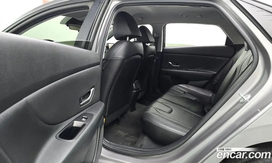 Hyundai Avante 2021 1.6 автомат (гидро), фото 16