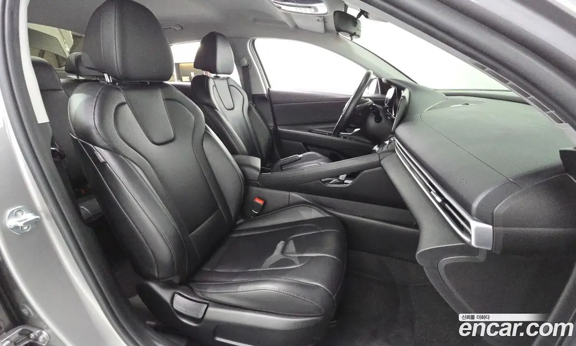 Hyundai Avante 2021 1.6 автомат (гидро), фото 17