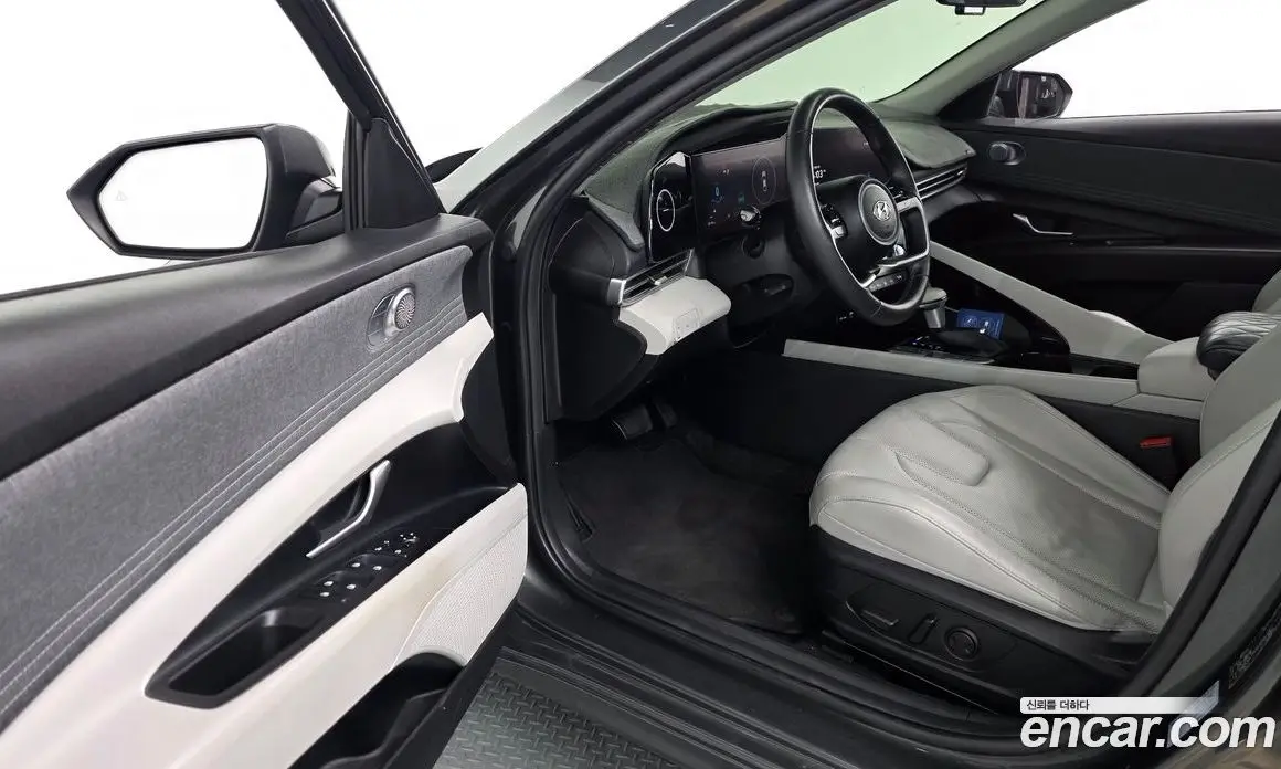 Hyundai Avante 2022 1.6 автомат (гидро), фото 11