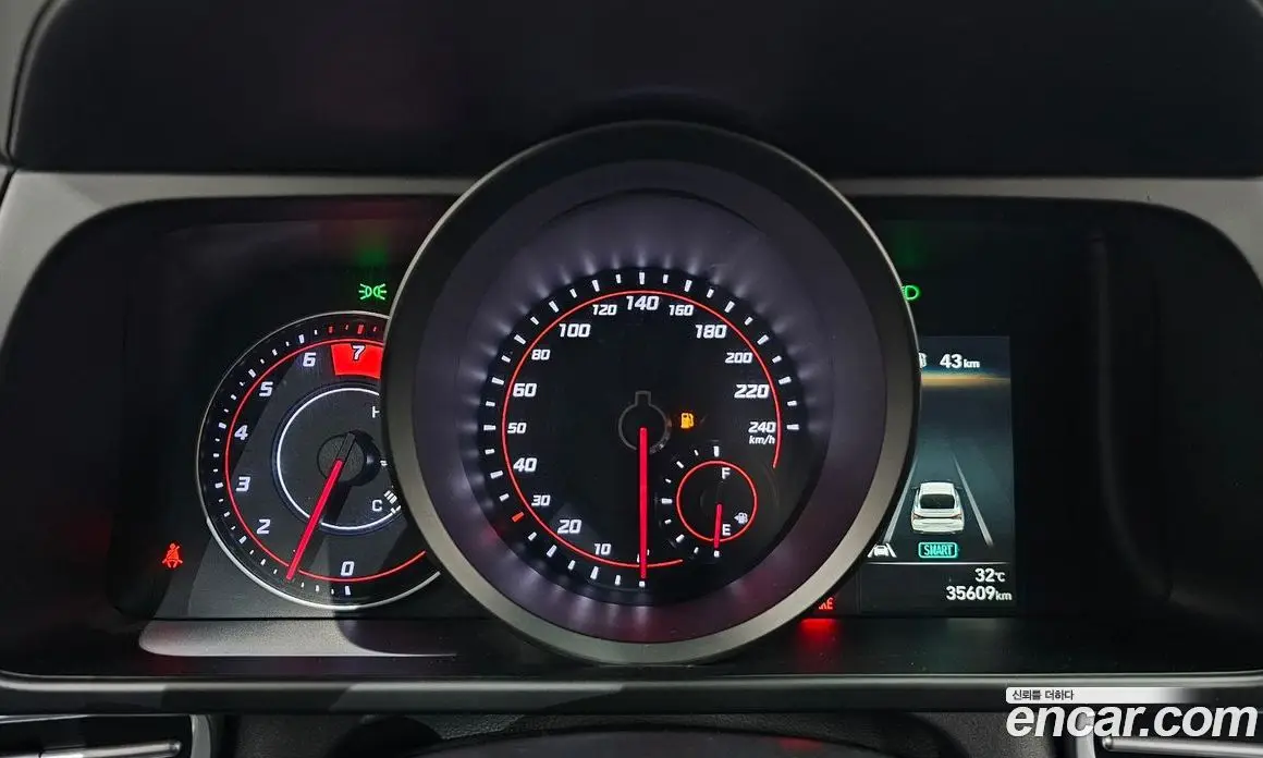 Hyundai Avante 2022 1.6 автомат (гидро), фото 11