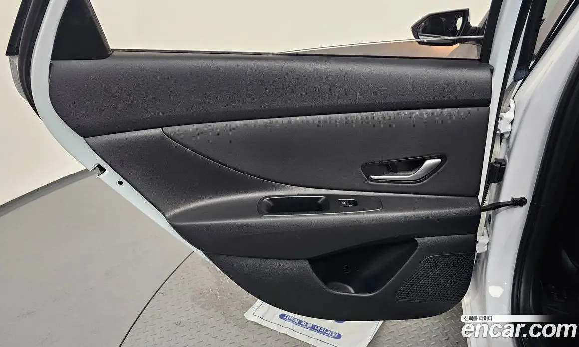 Hyundai Avante 2022 1.6 автомат (гидро), фото 15