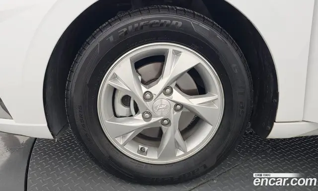Hyundai Avante 2022 1.6 автомат (гидро), миниатюра 5