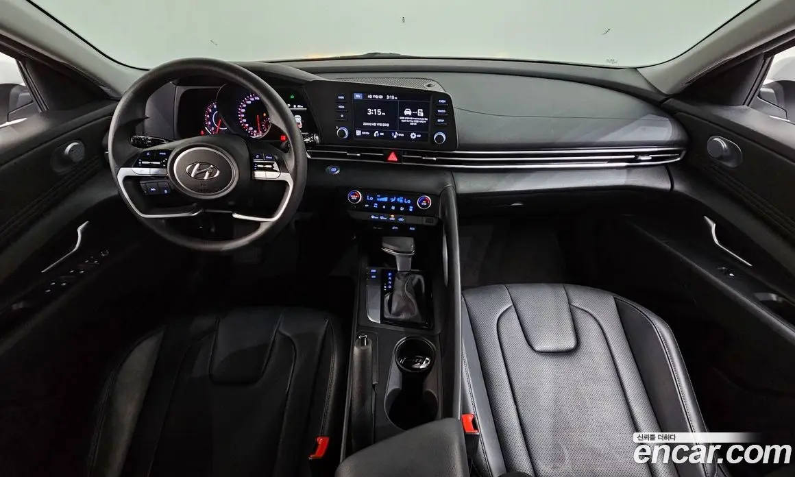 Hyundai Avante 2022 1.6 автомат (гидро), фото 10