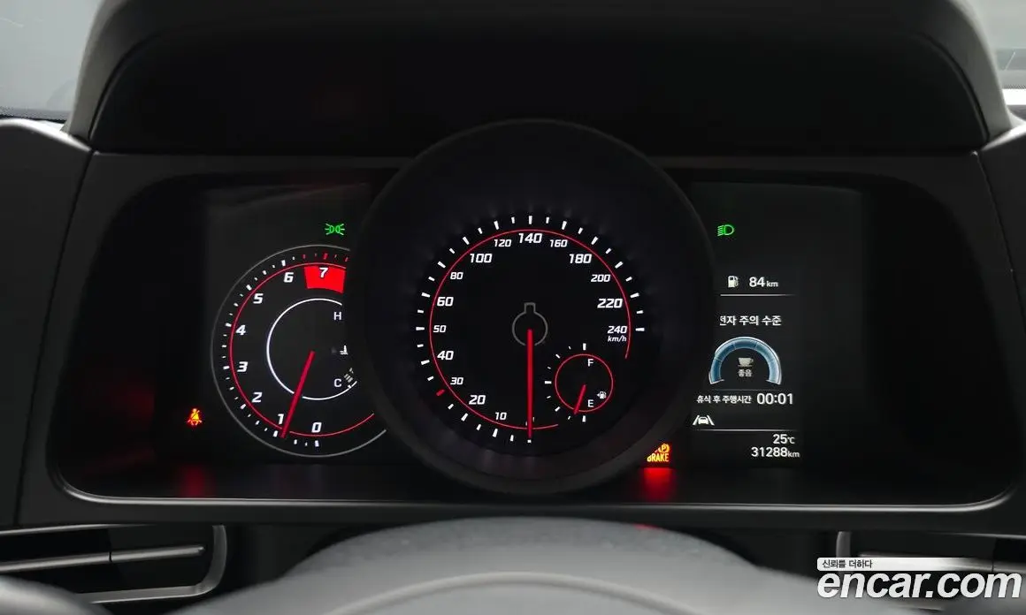 Hyundai Avante 2023 1.6 автомат (гидро), фото 11