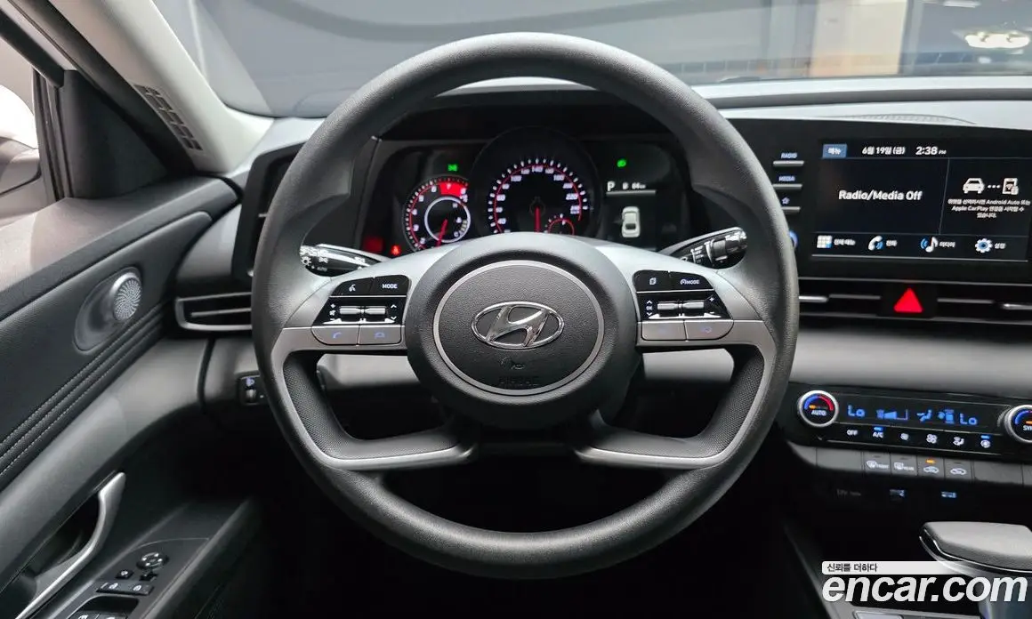Hyundai Avante 2023 1.6 автомат (гидро), фото 18