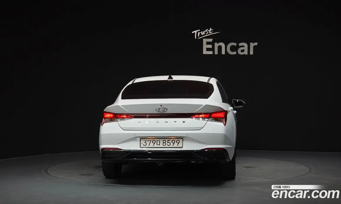 Hyundai Avante 2023 1.6 автомат (гидро), фото 4