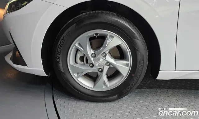 Hyundai Avante 2023 1.6 автомат (гидро), миниатюра 5
