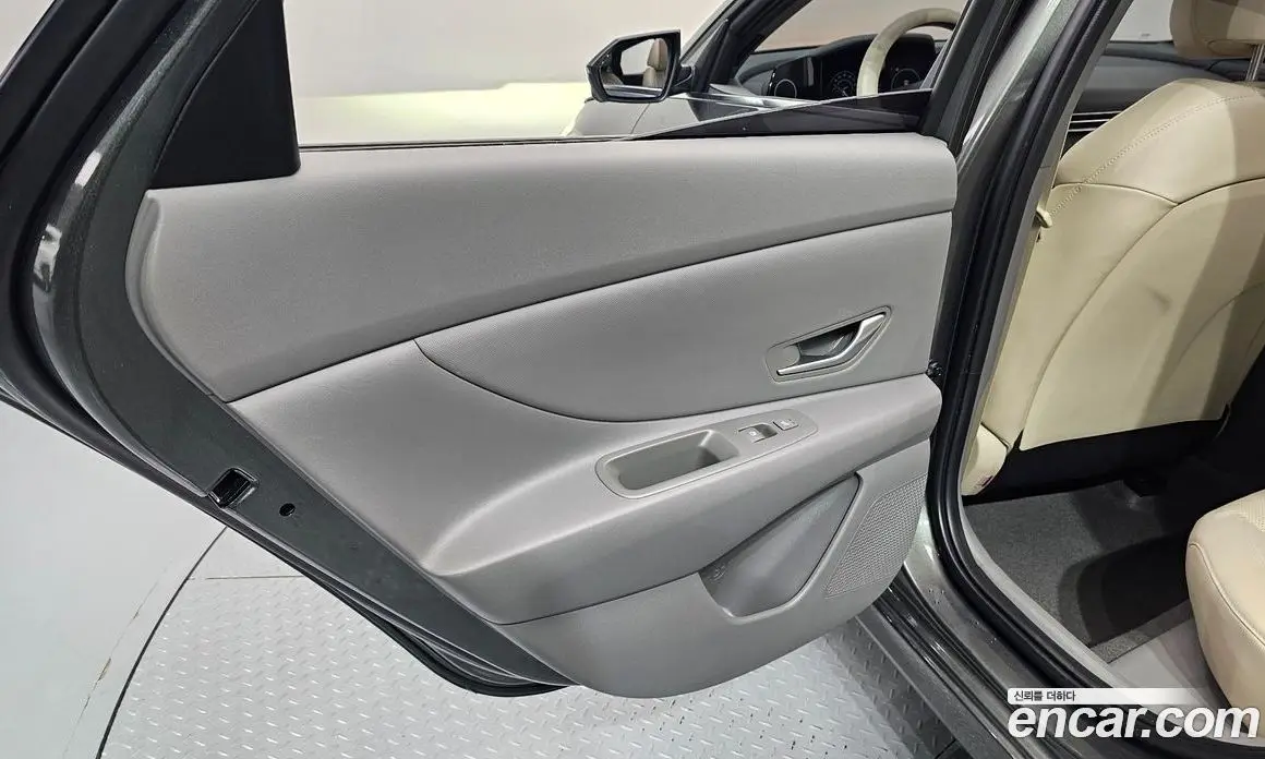 Hyundai Avante 2024 1.6 автомат (гидро), фото 15