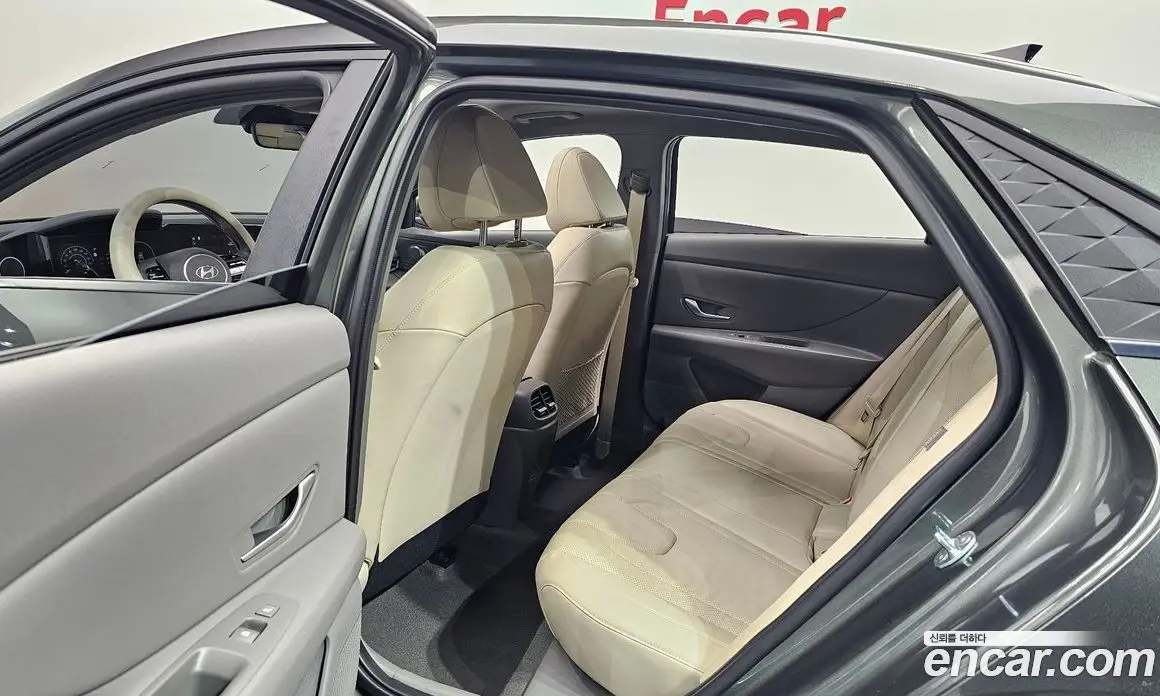 Hyundai Avante 2024 1.6 автомат (гидро), фото 17