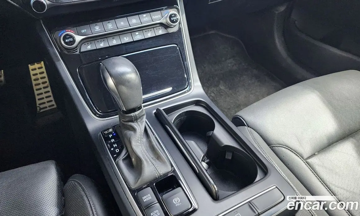 Hyundai Grandeur 2017 3.0 автомат (гидро), фото 12