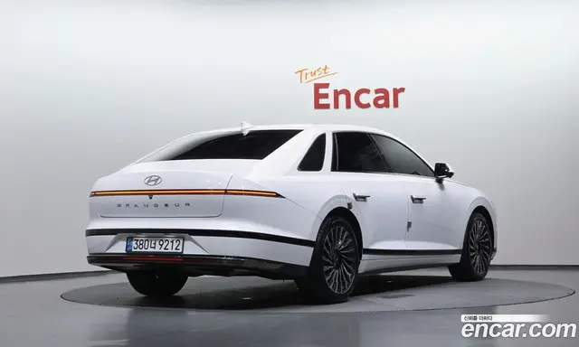 Hyundai Grandeur 2024 2.5 автомат (гидро), миниатюра 2