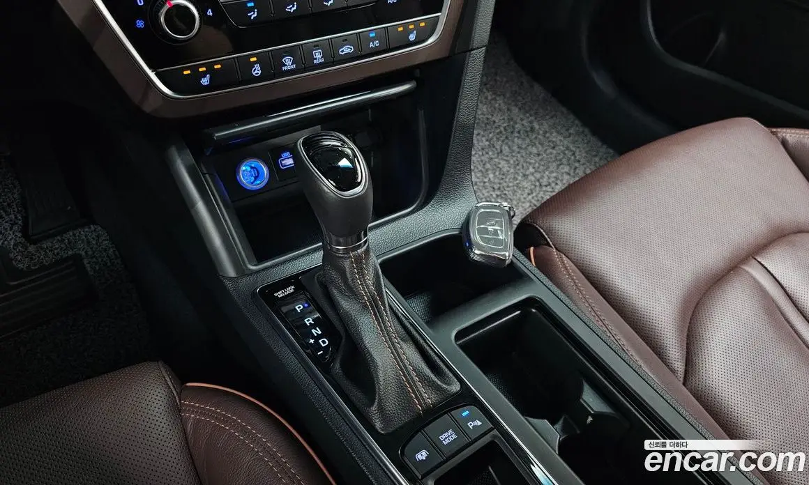 Hyundai Sonata 2016 2.0 автомат (гидро), фото 11
