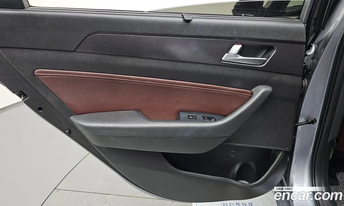 Hyundai Sonata 2016 2.0 автомат (гидро), фото 14