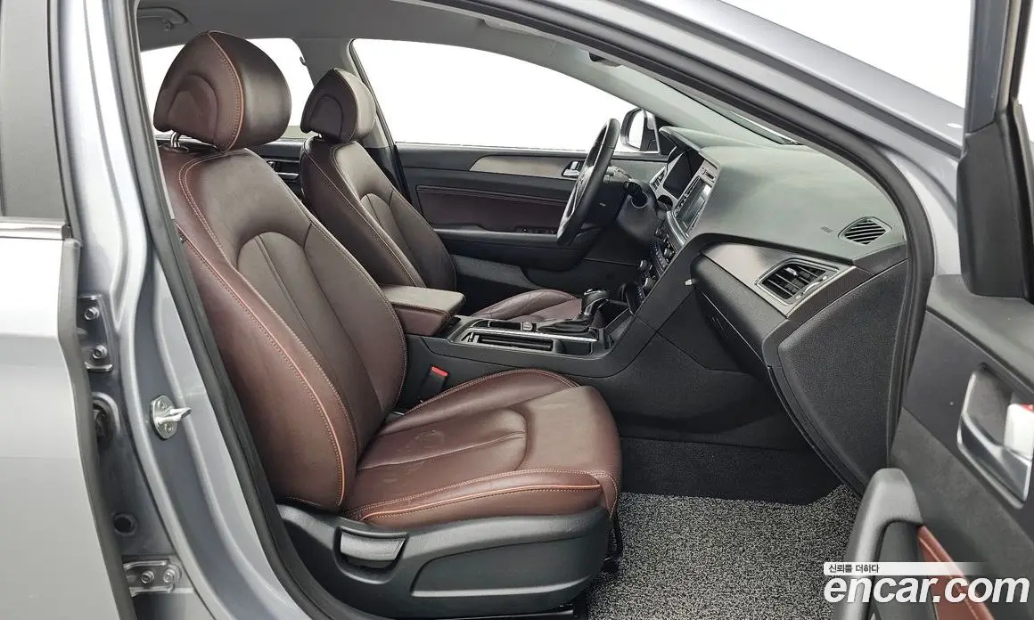 Hyundai Sonata 2016 2.0 автомат (гидро), фото 16